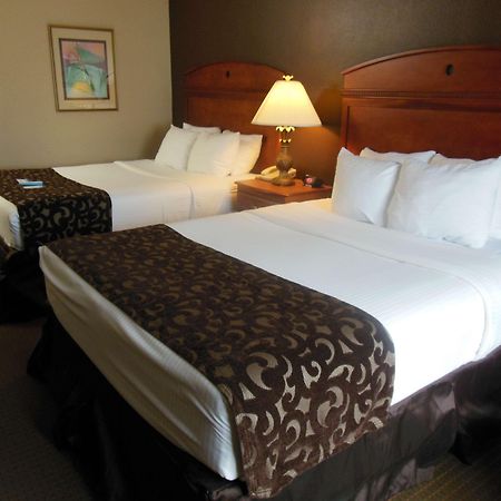 Best Western Manhattan Inn Екстериор снимка