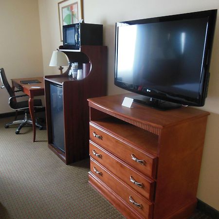 Best Western Manhattan Inn Екстериор снимка