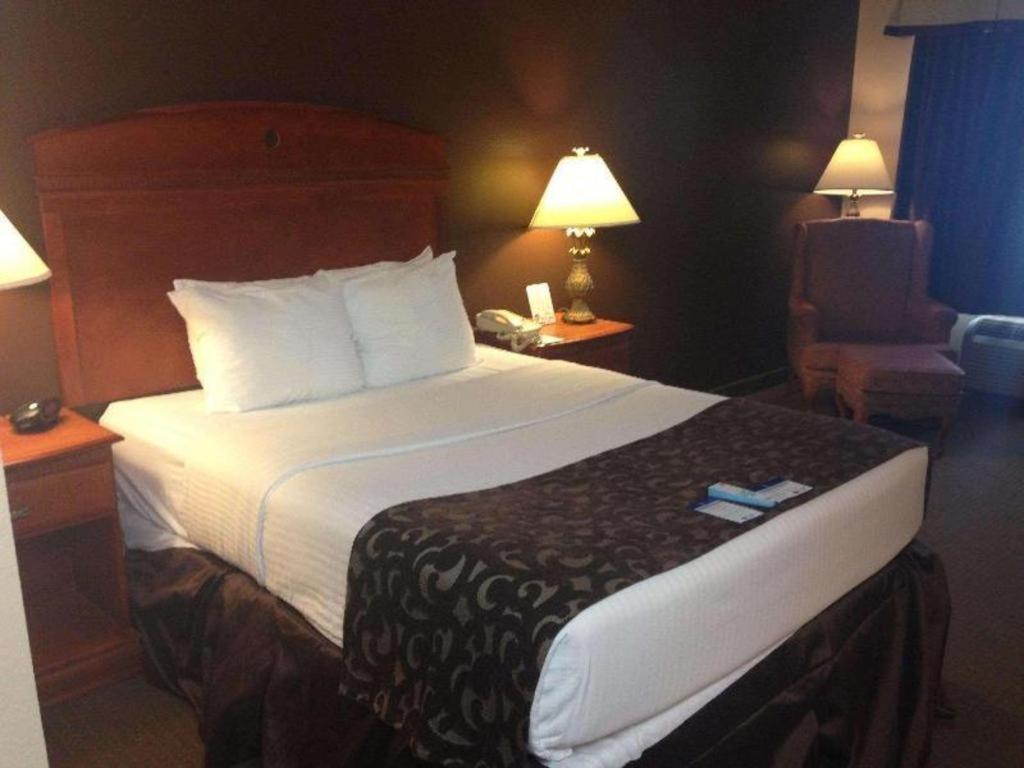 Best Western Manhattan Inn Екстериор снимка