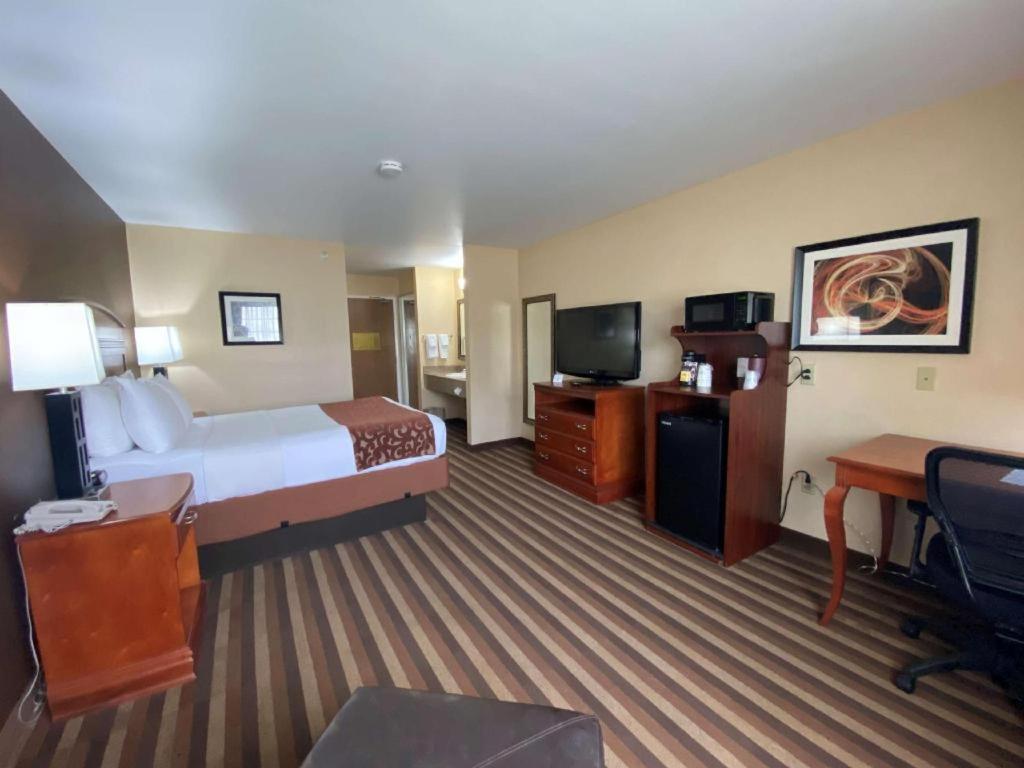 Best Western Manhattan Inn Екстериор снимка