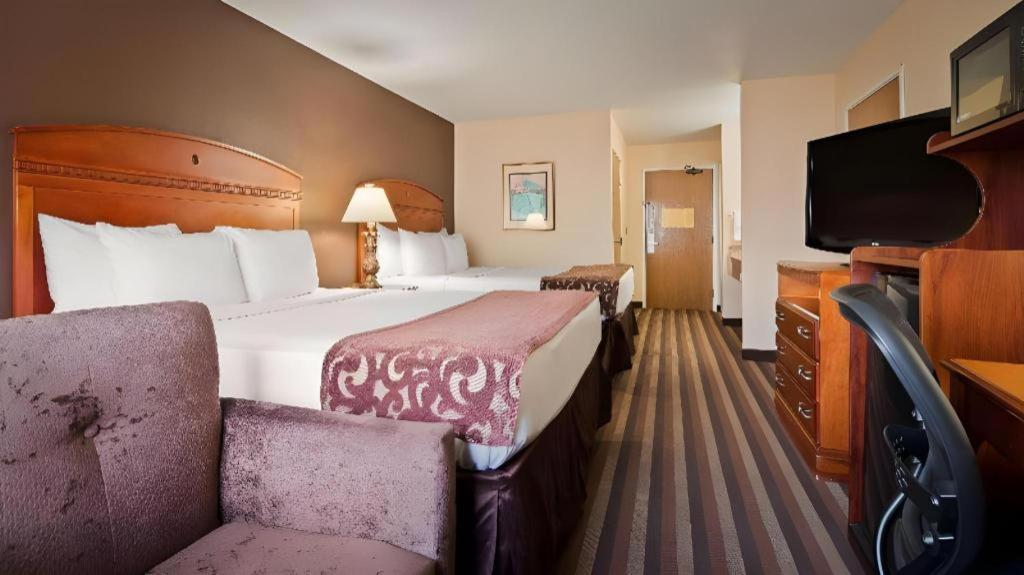 Best Western Manhattan Inn Екстериор снимка