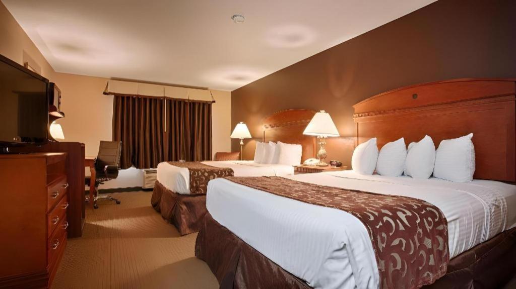 Best Western Manhattan Inn Екстериор снимка