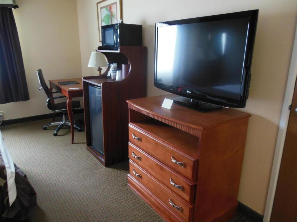 Best Western Manhattan Inn Екстериор снимка