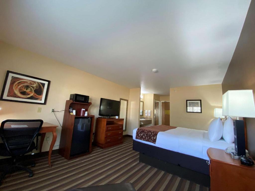 Best Western Manhattan Inn Екстериор снимка