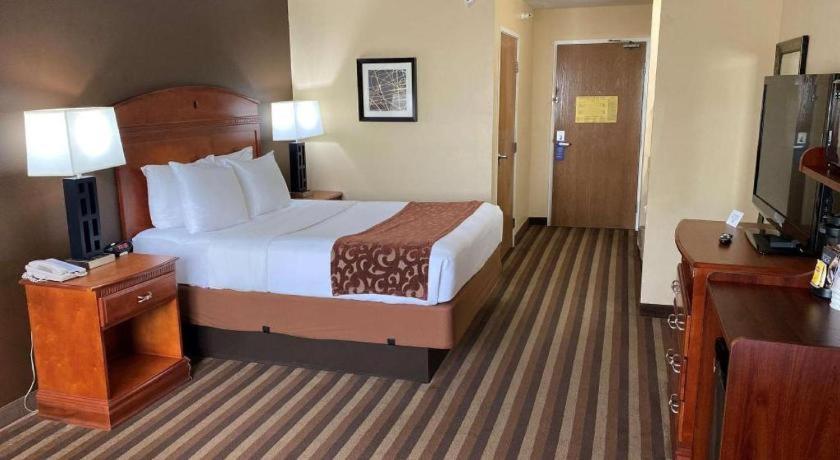Best Western Manhattan Inn Екстериор снимка