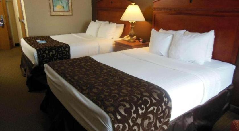 Best Western Manhattan Inn Екстериор снимка
